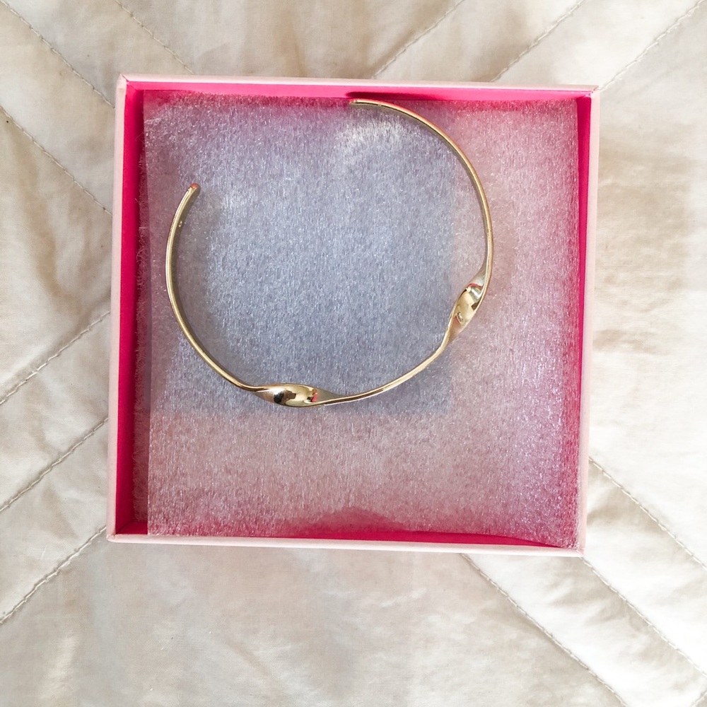 Stella & Dot Delicate Twist Cuff